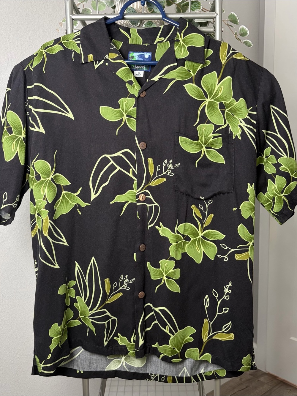 Vintage Hawaiian Shirt Men’s Size M Made in USA Rayon Floral Aloha Black